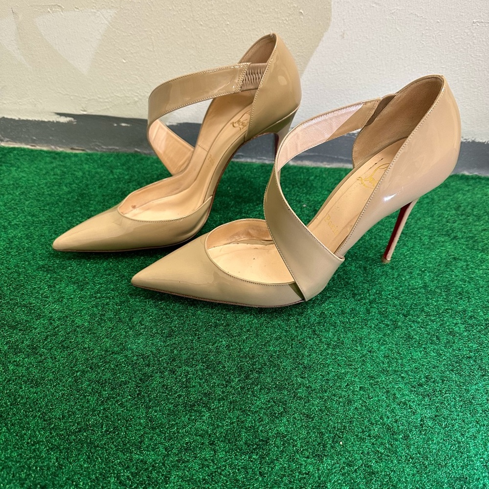 Christian Louboutin Ograde Pump in Nude